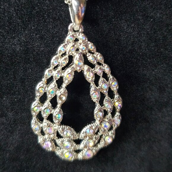 Lia Sophia Fairy Tale Necklace 32L65 Teardrop Aurora Borealis Pendant - Picture 1 of 7